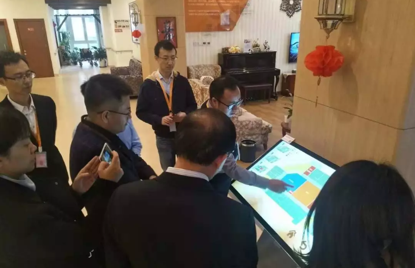 民政部社會福利中心蒞臨JoyDigit智能化樣板間(圖2) 民政部社會福利中心蒞臨JoyDigit智能化樣板間(圖2)