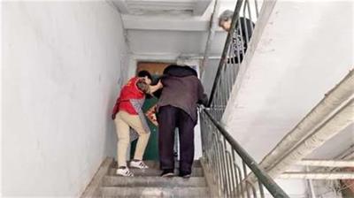 智慧養(yǎng)老飛入尋常百姓家!青島市北有137處居家養(yǎng)老服務(wù)站(圖2) 智慧養(yǎng)老飛入尋常百姓家!青島市北有137處居家養(yǎng)老服務(wù)站(圖2)