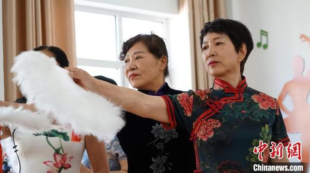 甘肅省政協(xié)聚焦智慧養(yǎng)老 建言“適老化”產(chǎn)品保護(hù)個(gè)人隱私(圖1) 甘肅省政協(xié)聚焦智慧養(yǎng)老 建言“適老化”產(chǎn)品保護(hù)個(gè)人隱私(圖1)